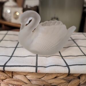 Vintage Swan Frosted Glass Candle